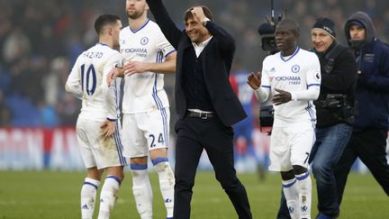 La joie d'Antonio Conte et de ses joueurs (ADRIAN DENNIS / AFP)