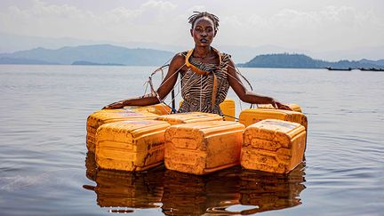 A Goma, qui ne compte ni école d’art, ni galeries, ni musées, la photographe pour aller plus loin dans sa démarche, a ouvert un centre d’éducation pour femmes, le Tulizo Help Space. Dans ce lieu, elle veut former la jeune génération à la photographie. Citée par "Télérama", elle déclare&nbsp;: "Ce ne sont pas les talents qui manquent par ici, mais les opportunités. On a reçu bien plus de candidatures que prévu de la part de jeunes filles célibataires comme de jeunes mariées (car ici) les études s’arrêtent souvent là où le mariage commence."&nbsp;&nbsp; (PAMELA TULIZO)