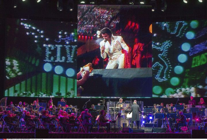 Elvis Presley et le Royal Philarmonic Orchestra en concert le 17 novembre 2016 à Glasgow.
 (Andrew MacColl/Shutters/SIPA)