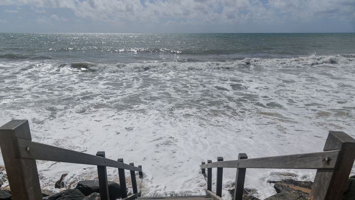 La plage Boa Viagem à Recife au Brésil, l'une des plus grandes villes du pays, le 27 ocotbre 2021, illustrant l'impact du changement climatique avec l'avancée de l'océan Atlantique.&nbsp; (DIEGO NIGRO / EFE / MAXPPP)