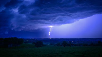 Orage en France, en été 2024. Illustration. (OLIVIER CHASSIGNOLE / AFP)