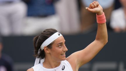 Caroline Garcia s'est imposée face à Iga Swiatek en quart de finale du tournoi de Varsovie, vendredi 29 juillet 2022. (THOMAS FREY / DPA Picture-Alliance via AFP)