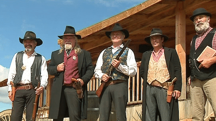 Les gardiens de "Carchet city" la cité dédiée à Lucky Luke à Aignan dans Gers
 (France 3 / Culturebox)