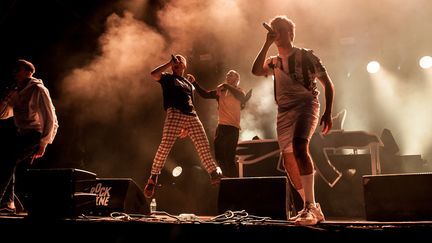 Le collectif de rappeurs rennais Columbine a retourné la scène Bosquet de Rock en Seine, samedi 26 août.
 (Olivier Hoffschir / RES)