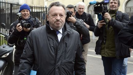 Le s&eacute;nateur PS des Bouches-du-Rh&ocirc;ne Jean-No&euml;l Gu&eacute;rini, le 5 mars 2013 devant le tribunal de Marseille. (ANNE-CHRISTINE POUJOULAT / AFP)