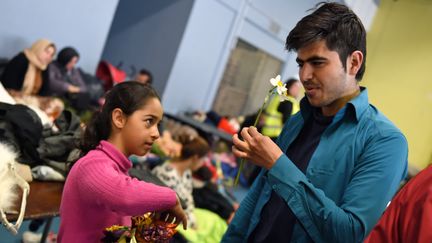 Le gouvernement veut créer 7 500 places d'hébergement pour les demandeurs d'asile d'ici à la fin de l'année 2019. (FRANCOIS LO PRESTI / AFP)