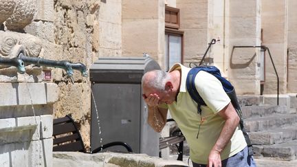 Si vous avez plus de 18 ans, vous êtes tous les bienvenus pour participer à une étude qui doit permettre de comprendre comment chacun d'entre nous ressentons la chaleur (photo d'illustration, le 11 juillet 2024). (CHRISTOPHE BARREAU / MAXPPP)