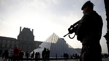 Attaque à Orly : comment nos militaires sont-ils formés ?