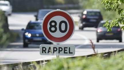 La limitation à 80 km/h est expérimentée sur une portion de la Nationale 7, entre Gervans et Tain-l'Hermitage (Drôme). (PHILIPPE DESMAZES / AFP)