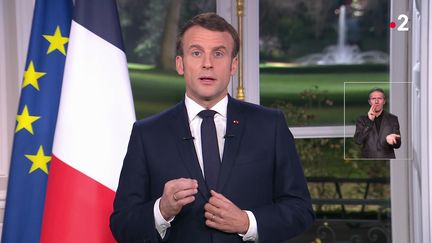 Emmanuel Macron, le 31 décembre 2019 à Paris. (MARTIN BUREAU / FRANCE 2)