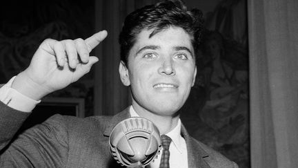 Le chanteur Sacha Distel à Madrid (Espagne) en 1961. (IGLESIAS / EFE)