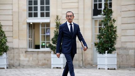 Le nouveau ministre de l'Intérieur, Bruno Retailleau, arrive pour une réunion des membres du nouveau Cabinet français et du Premier ministre, à l'hôtel Matignon, à Paris, le 23 septembre 2024. (IAN LANGSDON / AFP)