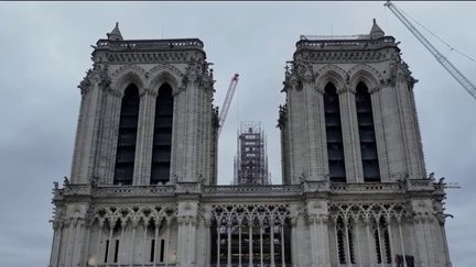 La reconstruction de la cathédrale Notre-Dame de Paris avance à grands pas. Le président de la République était présent sur le chantier vendredi 8 décembre.