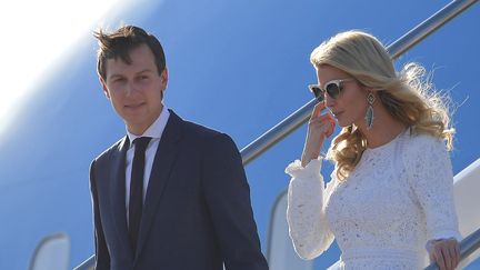 Jared Kushner et sa femme, Ivanka Trump, le 23 mai 2017 lors de l'arrivée du président américain à Rome (Italie).&nbsp; (MANDEL NGAN / AFP)