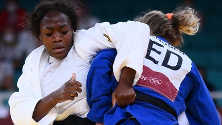 Revivez en intégralité la qualification de Clarisse Agbegnenou pour les demi-finales du tournoi des -63 kg.