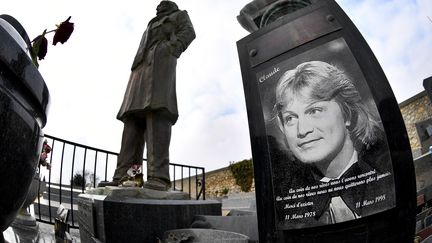 La tombe de Claude François au cimetière de Dannemois (Essonne), le 27 février 2018. (AFP)