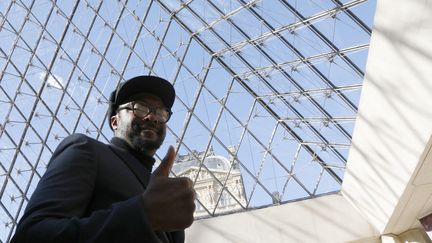 Le chanteur Will.I.am au Louvre, à Paris, le 12 avril 2016. (FRANCOIS GUILLOT / AFP)