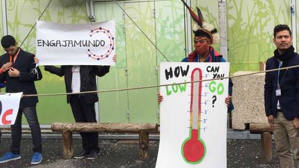 Manifestation de la société civile pour l'objectif 1,5°C sur le site du Bourget, où se déroule la conférence climat, vendredi 4 décembre 2015. (Géopolis/FG)