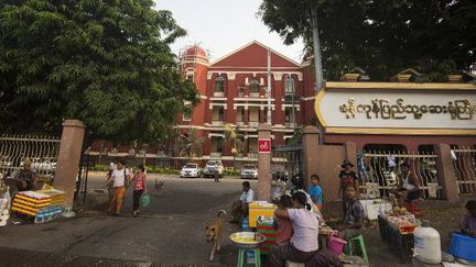 L'hôpital général de Rangoun, en Birmanie, le 8 avril 2016. (Aung Naing Soe / AGENCE ANADOLU)