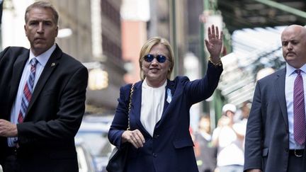 Hillary Clinton quittant l'appartement de sa fille où elle se remettait d'un malaise, le 11 septembre 2016, à New York.  (Brendan Smialowski/AFP)