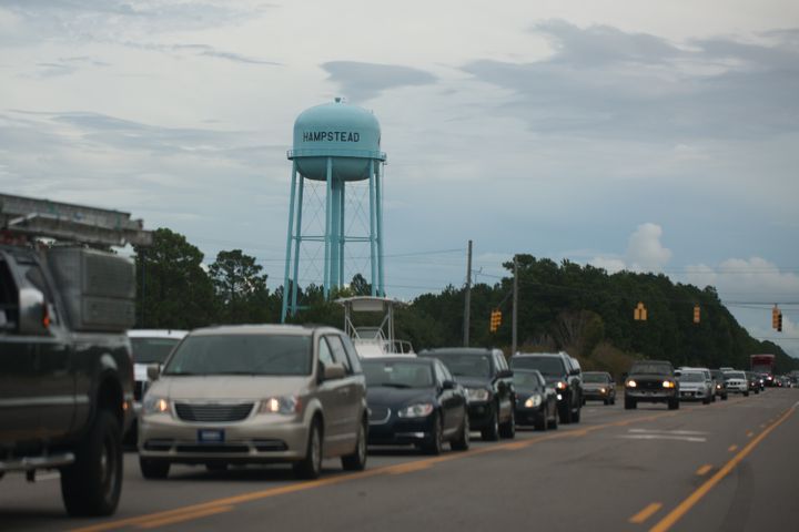 Des voitures évacuent la Caroline du Nord, un Etat situé au sud-est des Etats-Unis, avant l'arrivée de l'ouragan Florence, le 11 septembre 2018.&nbsp; (LOGAN CYRUS / AFP)