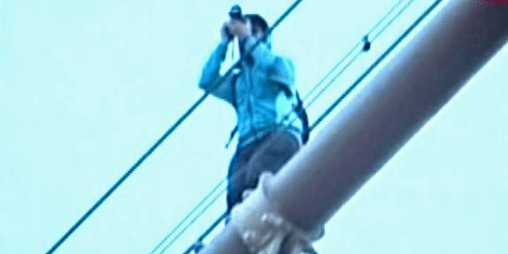 Yonathan Souid sur le pont de Brooklyn en novembre 2014
 (France 3 / Culturebox / capture d&#039;écran)