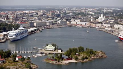 Vue aérienne du port d'Helsinki, en Finlande, en juin 2006 (illustration). (PEKKA SAKKI / LEHTIKUVA)