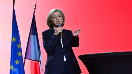 La candidate LR à la présidentielle, Valérie Pécresse, lors d'un meeting de campagne à Nîmes (Gard),&nbsp;le 17 mars 2022. (PASCAL GUYOT / AFP)