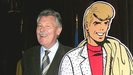 Le scénariste de BD belge André-Paul Duchâteau et son personnage Ric Hochet, à Bruxelles (ISOPIX / SIPA / OSCAR)