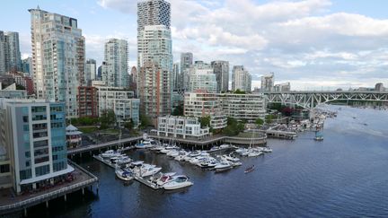 La ville de Vancouver, capitale de la Colombie-Britannique, sur les rives du Pacifique, dans l'ouest du Canada (EMMANUEL LANGLOIS / FRANCEINFO)