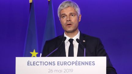 Laurent Wauquiez s'exprime depuis les sièges des Républicains, à Paris, le 26 mai 2019. (JACQUES DEMARTHON / AFP)