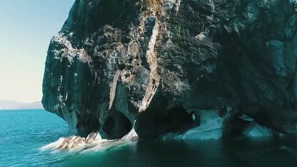 Patagonie : la "cathédrale de marbre", l'un des joyaux du Chili