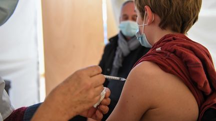 Illustration vaccination contre le&nbsp;Covid-19. (MARTIN ROCHE / OUEST-FRANCE / MAXPPP)