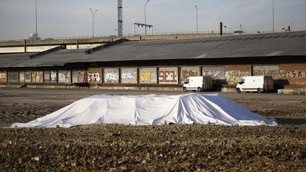 Un obus de la Seconde Guerre mondiale a été retrouvé, en février 2019, lors d'un chantier, porte de la Chapelle, à Paris.&nbsp; (MAXPPP)