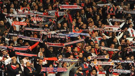 Les supporters du PSG lors du match PSG-OM de Ligue 1, le 8 avril 2012, au Parc des Princes.&nbsp; (ALEXIS REAU / SIPA)