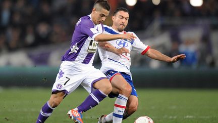 Ben Yedder (Toulouse) à la lutte avec Malbranque (Lyon)