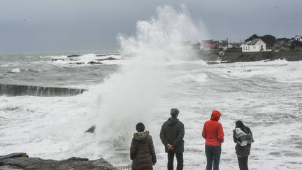 Tempête Carmen : des vacanciers fascinés par le spectacle