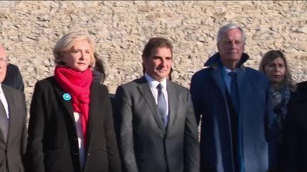 Présidentielle : la classe politique rend hommage au Général de Gaulle