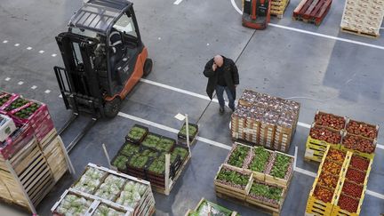 La zone légumes du MIN de Nantes Métropole à Rezé, en mars 2019. (SEBASTIEN SALOM-GOMIS / AFP)