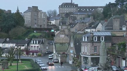 Côtes-d’Armor : à Quintin, les habitants se mobilisent pour sauver un monument historique (France 2)