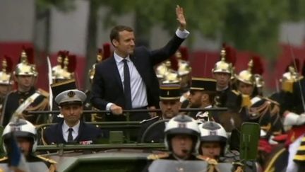 Pour Emmanuel Macron, une cérémonie d'investiture plus sobre que la précédente (FRANCEINFO)