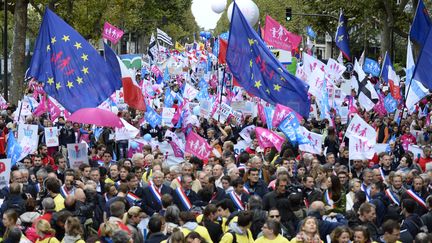 Le cort&egrave;ge de la Manif pour tous, &agrave; Paris, le 5 octobre 2014. (ALAIN JOCARD / AFP)