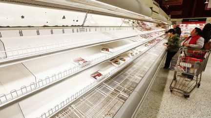 Un supermarch&eacute; d&eacute;valis&eacute; &agrave; Atlanta (G&eacute;orgie) en pr&eacute;vision de la temp&ecirc;te de neige qui frappe le sud-est des Etats-Unis, le 11 f&eacute;vrier 2014 (  MAXPPP)