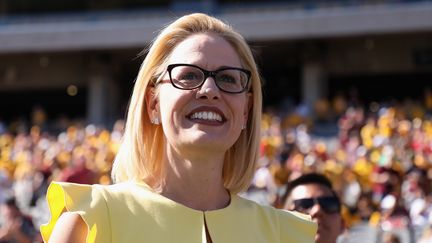 &nbsp;Kyrsten Sinema, alors candidate démocrate au Sénat, à Tempe, en Arizona (Etats-Unis), le 3 novembre 2018. (GETTY IMAGES NORTH AMERICA / AFP)