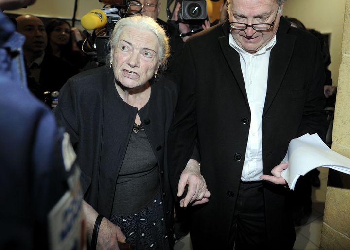 Ginette Beckrich, grand-m&egrave;re d'Alexandre, et son avocat &agrave; l'ouverture du quatri&egrave;me proc&egrave;s du double infanticide de Montigny-l&egrave;s-Metz, le 31 mars. ( MAXPPP)