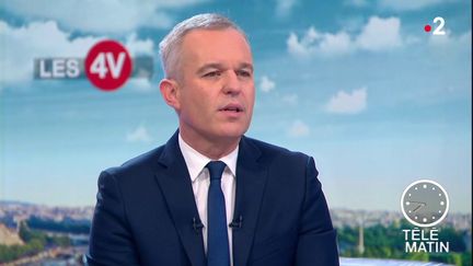 Taxes sur les carburants : "Le but n'est évidemment pas de renoncer", dit François de Rugy