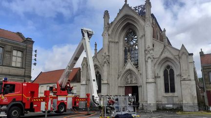 L'incendie s'est déclaré dans la nuit du 1er au 2 septembre, dans l'église de l'Immaculée-Conception, à Saint-Omer (Pas-de-Calais). (SHANNON MARINI / RADIO FRANCE)