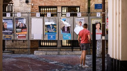 Des affiches électorales à Perpignan (Pyrénées-Orientales), le 7 juin 2021. (JC MILHET / HANS LUCAS / AFP)