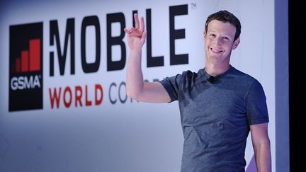 Le fondateur de Facebook, Mark Zuckerberg, le 22 février 2016 à Barcelone (Espagne) lors du&nbsp;Mobile World Congress. (JOAN CROS / NURPHOTO / AFP)