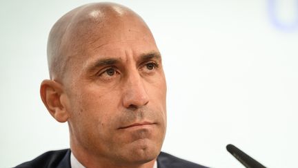 Luis Rubiales, président de la Fédération espagnole de football, en conférence de presse le 5 octobre 2022. (GABRIEL MONNET / AFP)